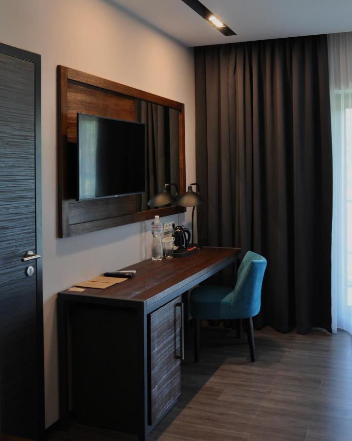Tita Family House Hotel Gnedin Ngoại thất bức ảnh