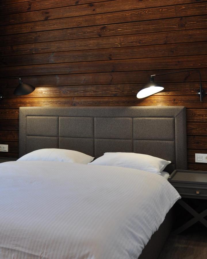 Tita Family House Hotel Gnedin Ngoại thất bức ảnh