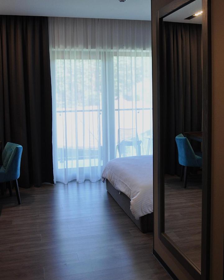 Tita Family House Hotel Gnedin Ngoại thất bức ảnh