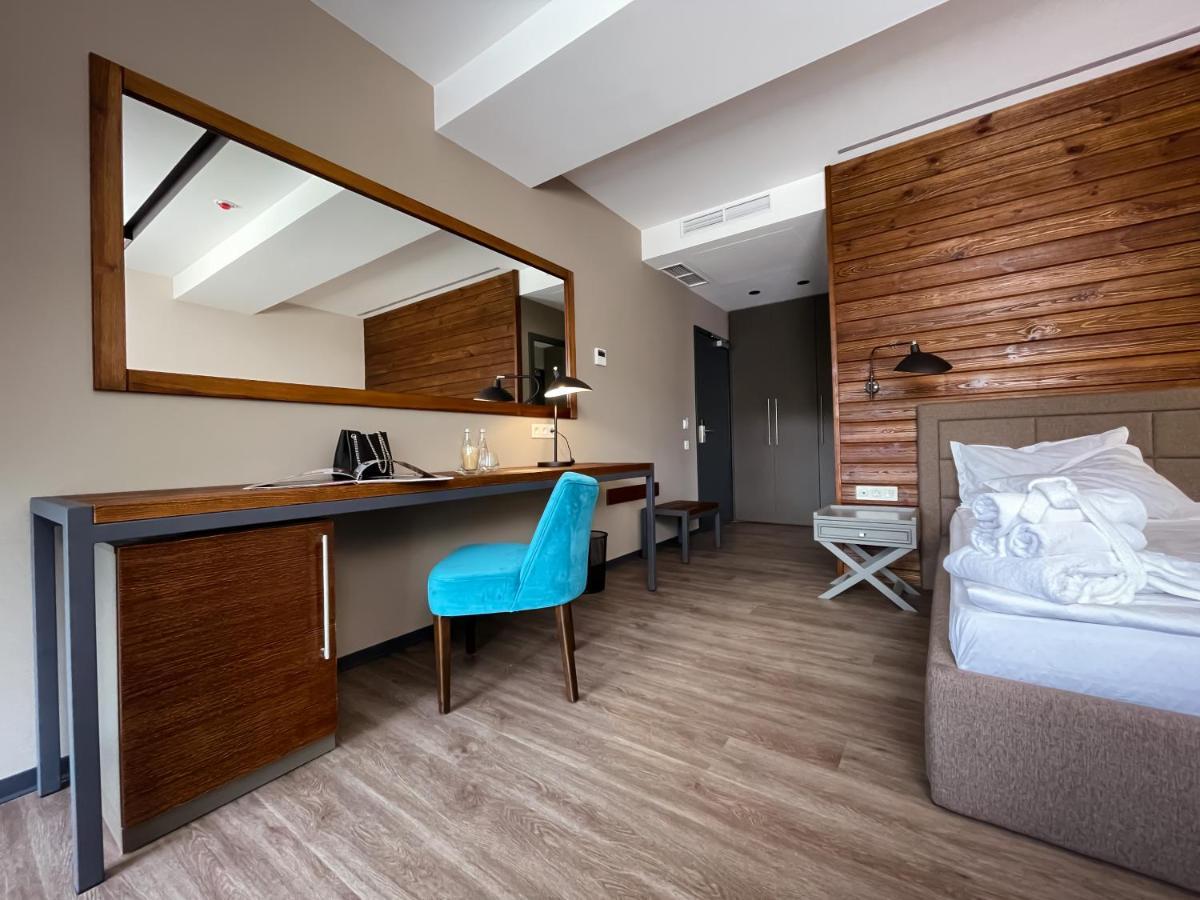 Tita Family House Hotel Gnedin Ngoại thất bức ảnh