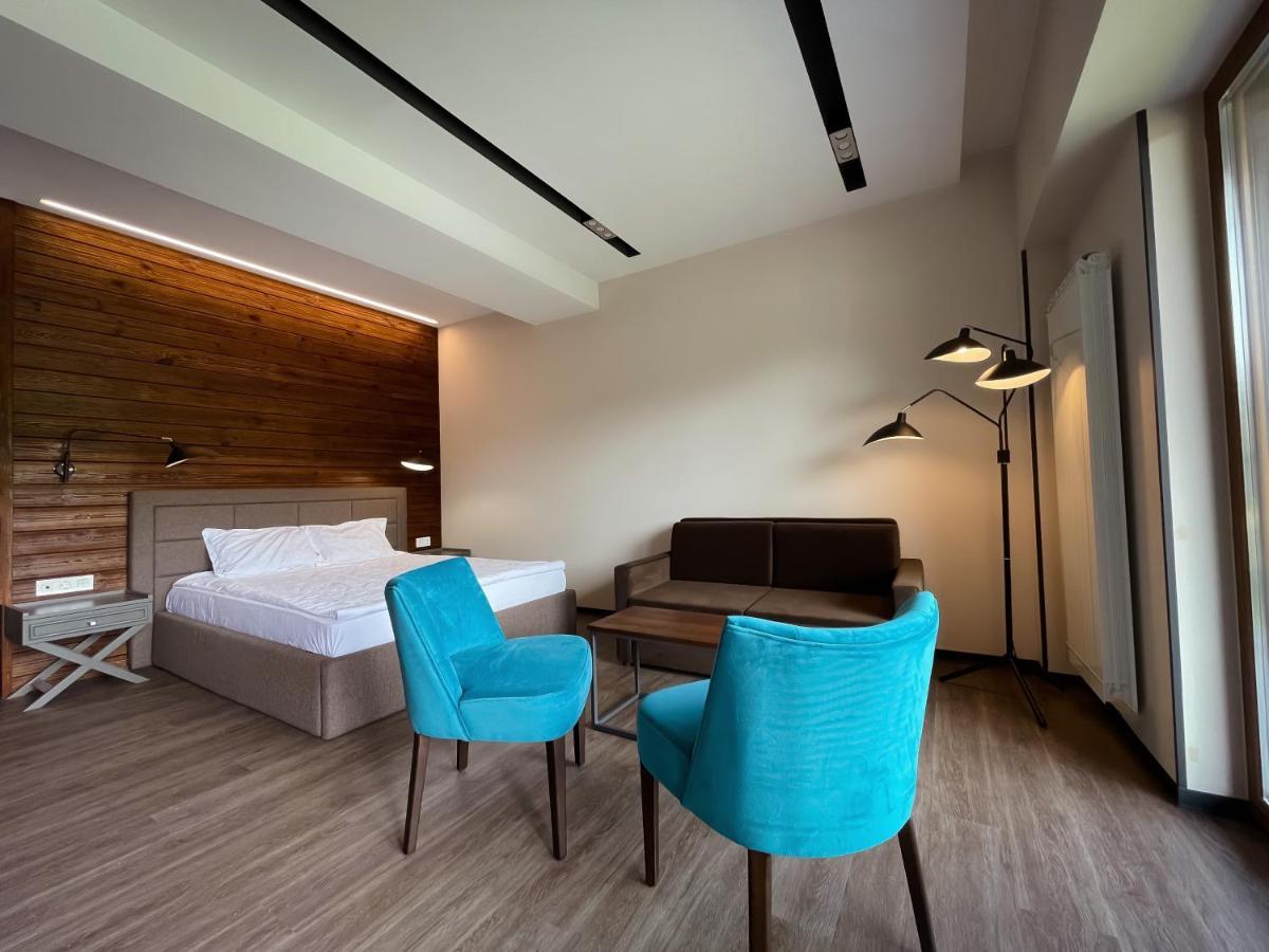Tita Family House Hotel Gnedin Ngoại thất bức ảnh