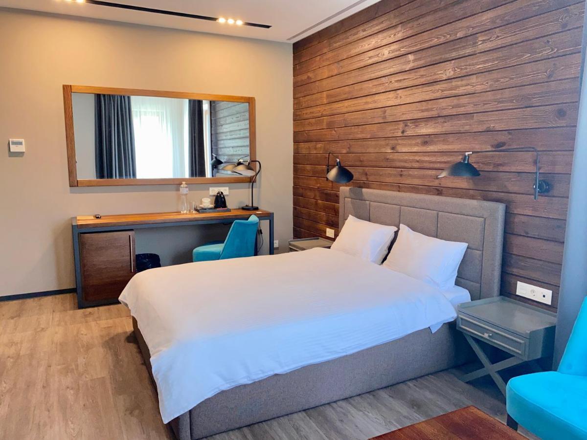 Tita Family House Hotel Gnedin Ngoại thất bức ảnh